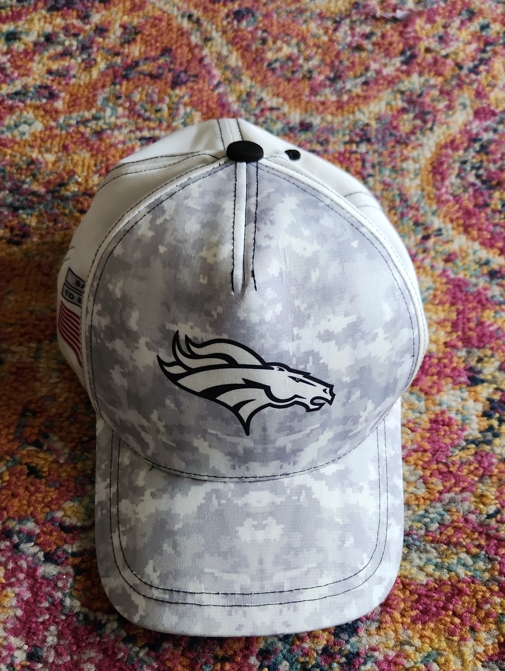 Denver Broncos Camo Logo Baseball Cap - Gray/White